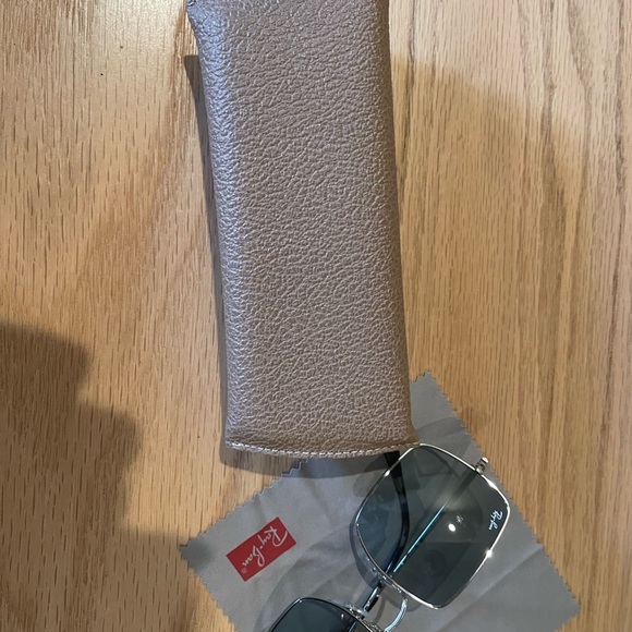 RayBan 1971 Square (like new condition) with receipt - Picture 8 of 11